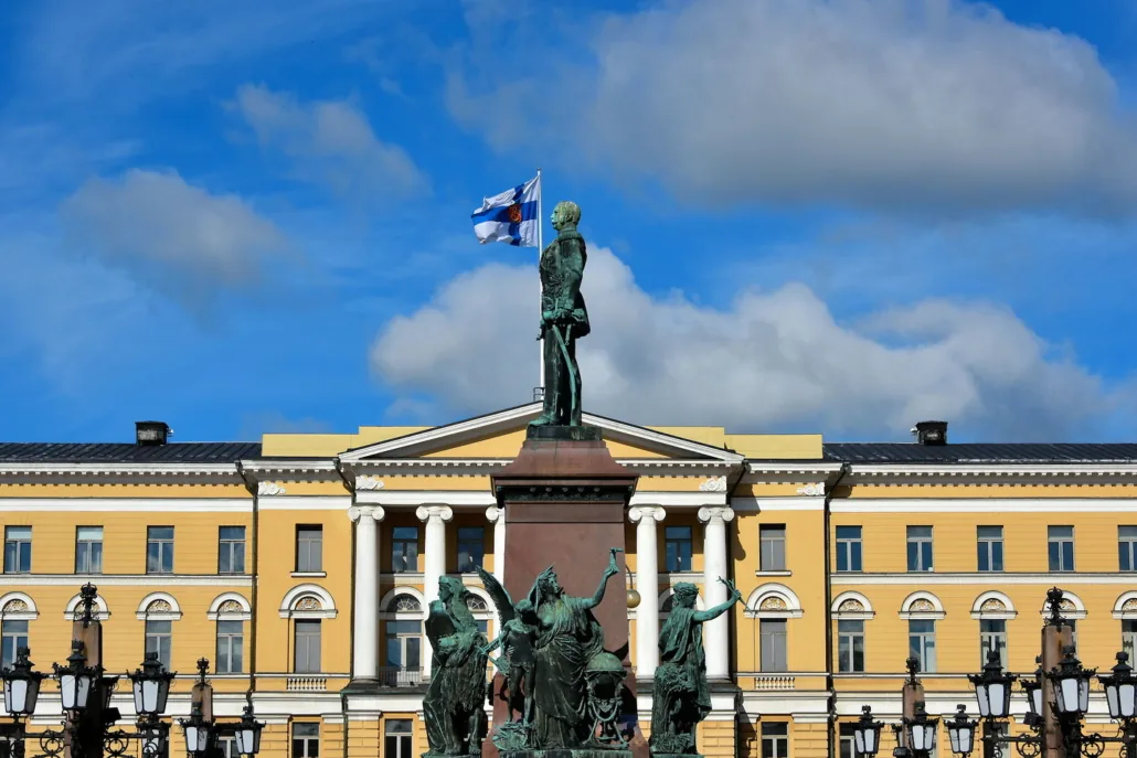 Helsinki Senaatintori ja Helsingin yliopisto – AI-kameravalvonta Helsingissä