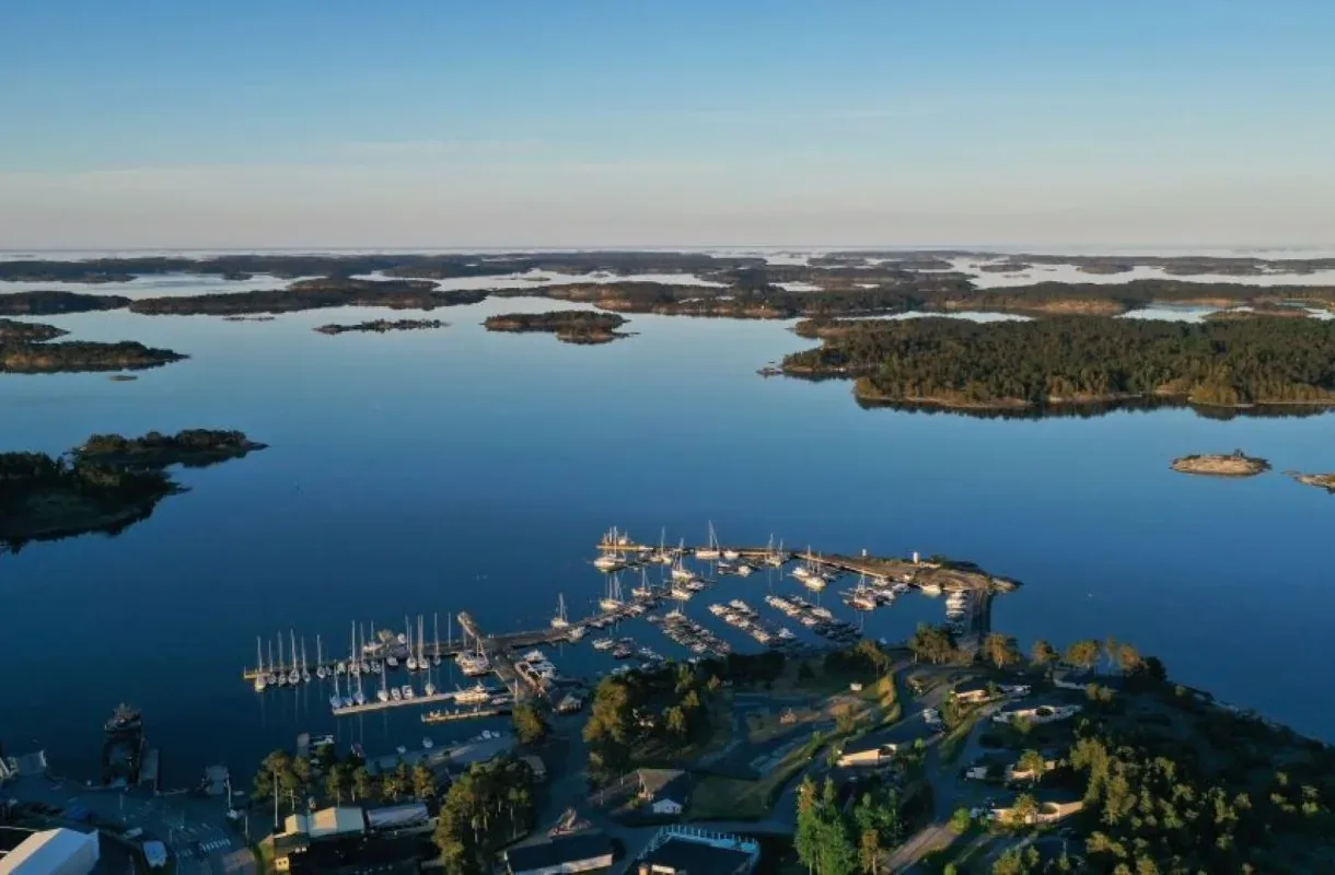 Kasnäs vierasvenesatama Varsinais-Suomen saaristossa – AI-kameravalvonta saariston kohteille